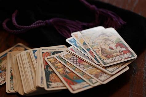 tarot en bilbao|10 sitios donde me pueden echar las cartas en Bilbao